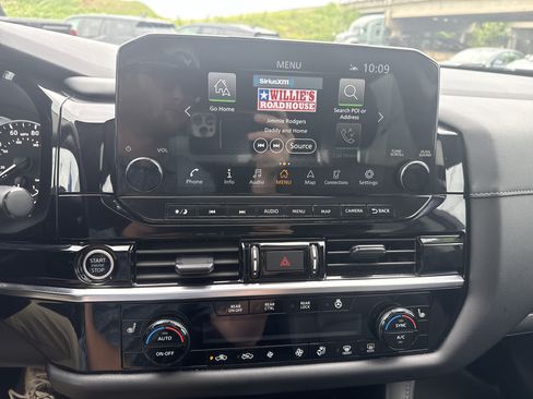 Used 2023 Nissan Pathfinder SL w/ SL Premium Package AWD/4WD image 25