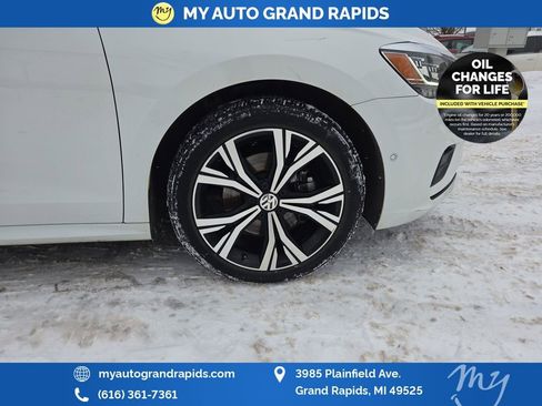 Used 2020 Volkswagen Passat 2.0T SEL image 34