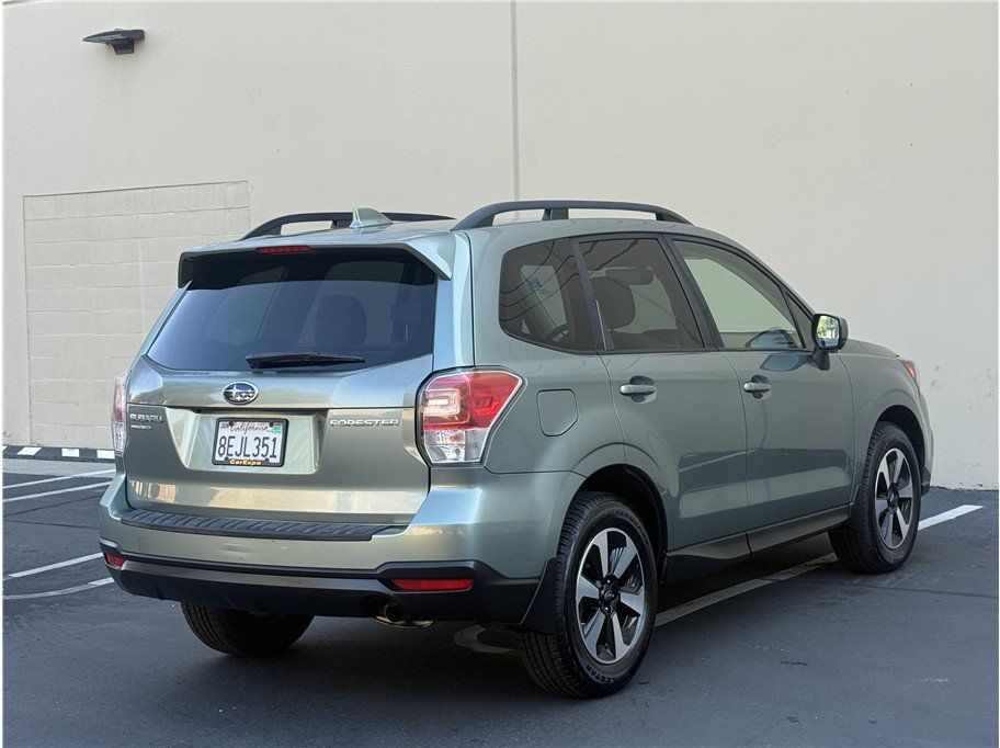 Used 2018 Subaru Forester 2.5i Premium AWD/4WD image 6