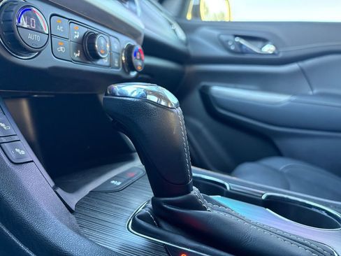 Used 2019 GMC Acadia SLT image 29