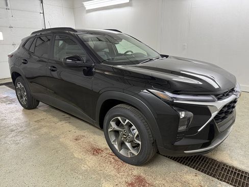 New 2026 Chevrolet Trax LT w/ LT Convenience Package image 1