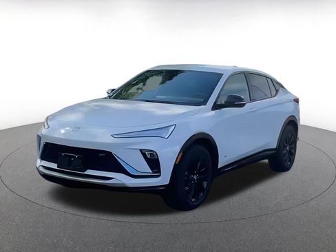 Used 2025 Buick Envista Sport Touring image 8