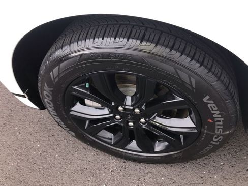 Used 2022 Ford Edge SE w/ Black Appearance Package image 10