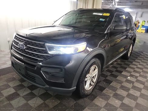 Used 2023 Ford Explorer XLT AWD/4WD image 15