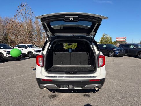 Used 2022 Ford Explorer Limited w/ Limited Technology Package image 5