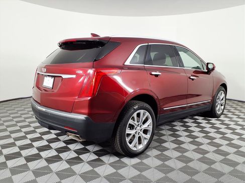 Used 2017 Cadillac XT5 Luxury w/ Driver Awareness Package image 4