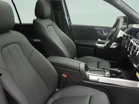 New 2026 Mercedes-Benz GLB 250 image 7