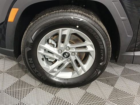 Used 2025 Hyundai Tucson SE image 25