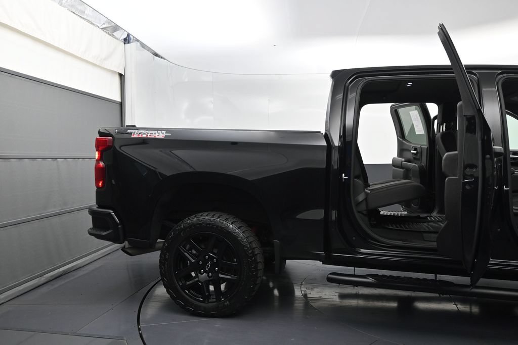 Certified 2023 Chevrolet Silverado 1500 Custom Trail Boss w/ LPO, Dark Essentials Package AWD/4WD image 10