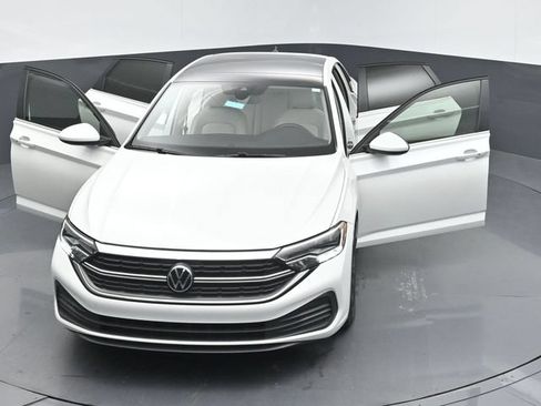 Used 2024 Volkswagen Jetta SE FWD image 52