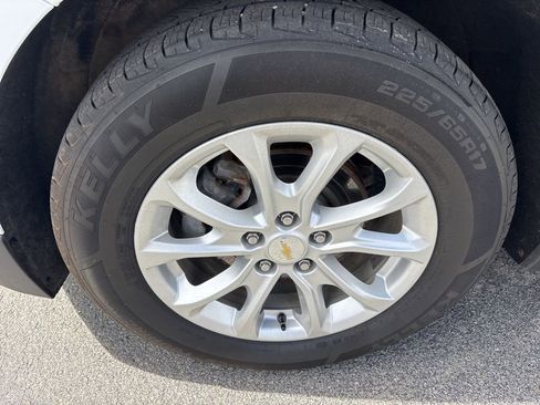 Used 2018 Chevrolet Equinox LT w/ Sun & Infotainment Package image 10