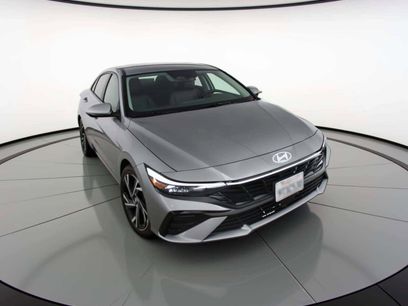 Used 2025 Hyundai Elantra Limited