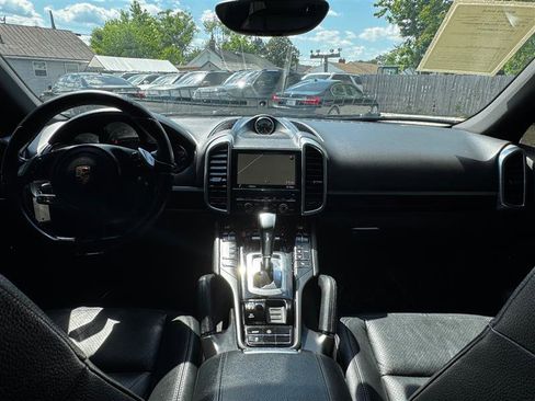 Used 2014 Porsche Cayenne image 31
