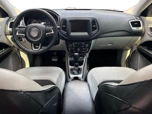 Used 2019 Jeep Compass Latitude w/ Popular Equipment Group FWD image 16