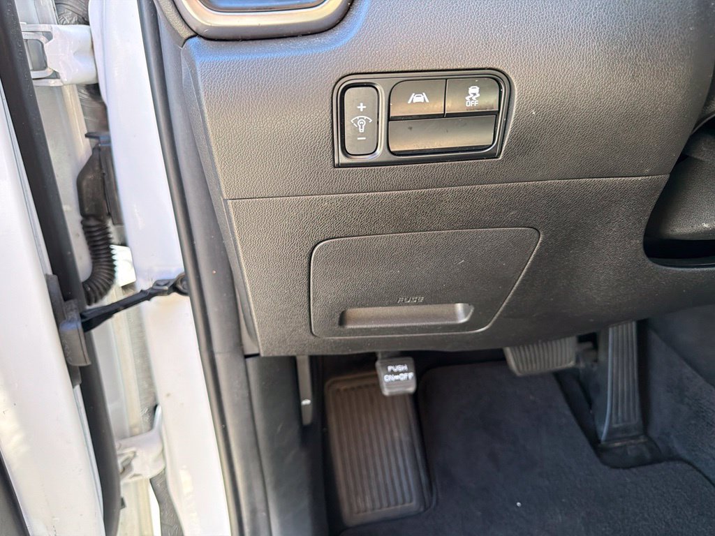 Used 2023 Kia Sorento LX FWD image 16