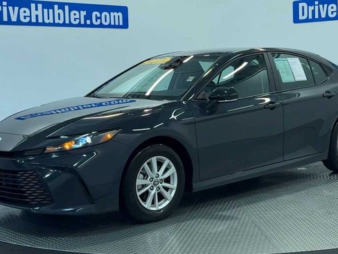 Used 2025 Toyota Camry LE w/ Convenience Package FWD image 4