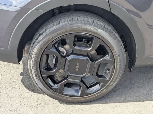 Certified 2025 Kia Sorento SX AWD/4WD image 12