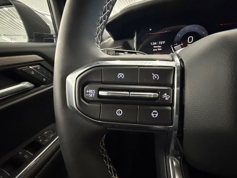 Used 2024 GMC Acadia Denali w/ Super Cruise Package AWD/4WD image 18