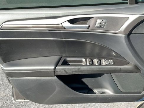 Used 2020 Ford Fusion SEL image 10