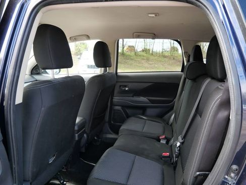 Used 2016 Mitsubishi Outlander ES AWD/4WD image 11