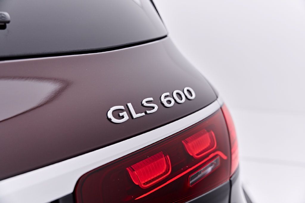 Used 2024 Mercedes-Benz Maybach GLS 600 4MATIC image 24