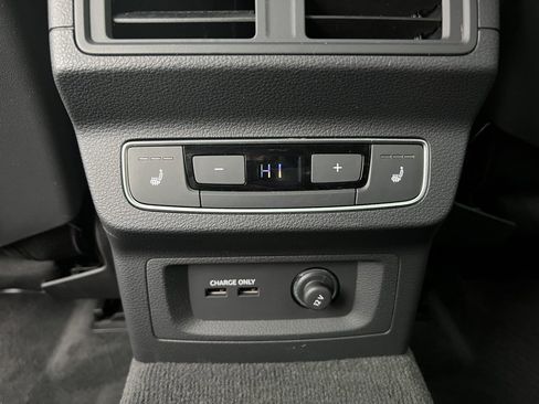 Certified 2025 Audi Q5 Prestige w/ Prestige Package image 33