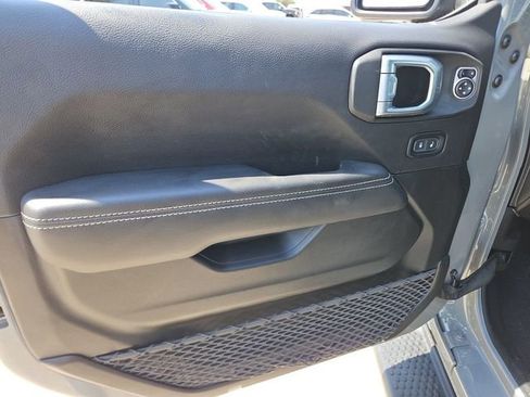 Used 2023 Jeep Wrangler Unlimited Sahara AWD/4WD image 21