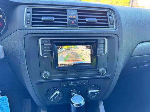 Used 2018 Volkswagen Jetta Wolfsburg Edition FWD image 12