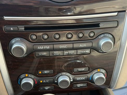 Used 2013 Nissan Pathfinder SL w/ SL Premium Pkg image 19