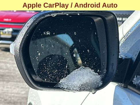 Used 2025 GMC Acadia Elevation image 8