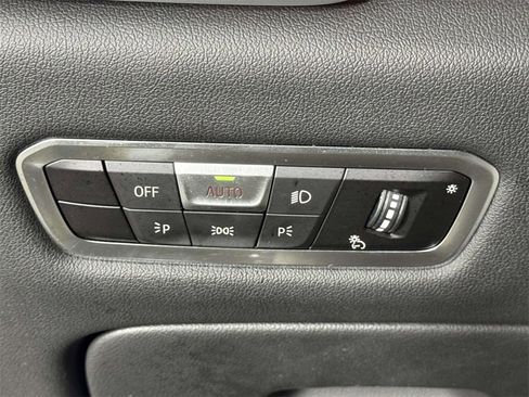 Used 2023 BMW X6 xDrive40i w/ Executive Package image 19