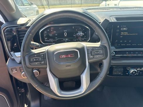 Used 2025 GMC Sierra 1500 SLT image 11