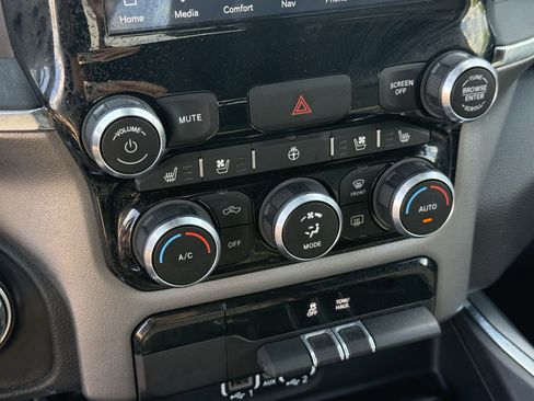 Used 2024 RAM 1500 Laramie image 23