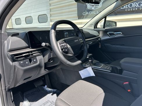 New 2026 Kia Sportage LX w/ LX Convenience Package AWD/4WD image 10