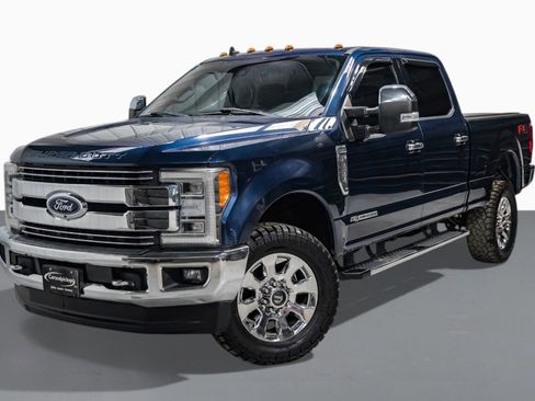 Used 2019 Ford F250 Lariat w/ Lariat Ultimate Package image 4