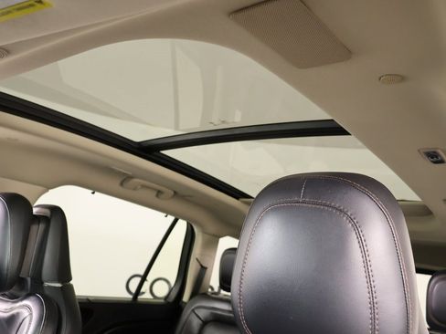 Used 2020 Lincoln Aviator Reserve w/ Equipment Group 202A image 17