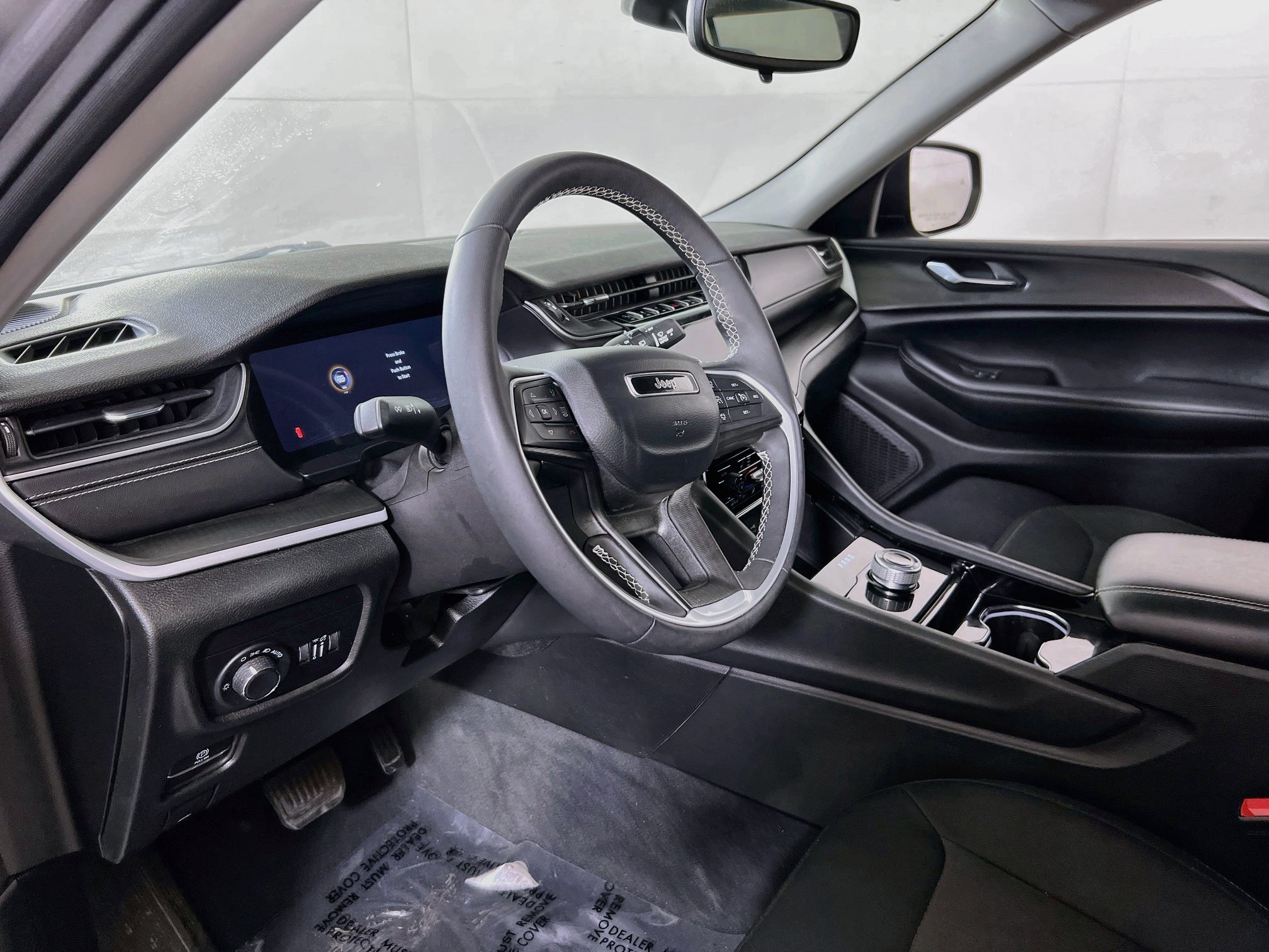 Used 2023 Jeep Grand Cherokee L Laredo w/ Luxury Tech Group I AWD/4WD image 9