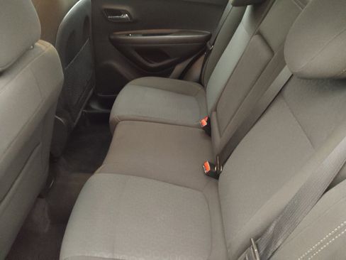 Used 2020 Chevrolet Trax LS FWD image 18
