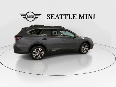 Used 2022 Subaru Outback Limited image 12