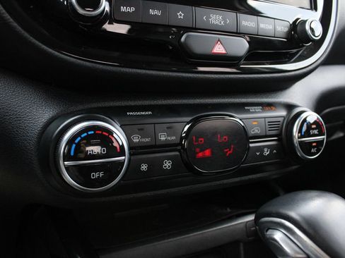 Used 2020 Kia Soul EX FWD image 16