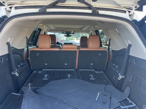 Used 2023 Nissan Pathfinder Platinum w/ Black Appearance Package image 27