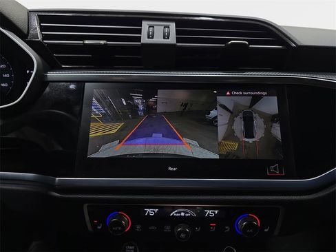 Used 2024 Audi Q3 2.0T Premium Plus w/ Premium Plus Package image 25