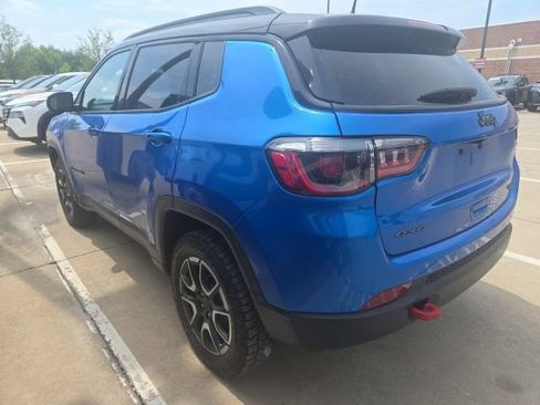 Used 2025 Jeep Compass Trailhawk AWD/4WD image 5