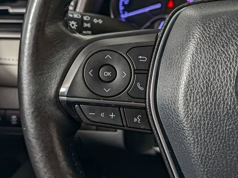 Used 2020 Toyota Camry XLE image 30