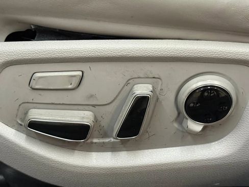 Used 2016 Hyundai Genesis 3.8 w/ Option Group 02 image 27