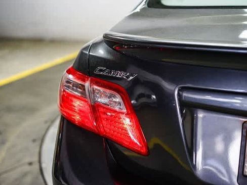 Used 2009 Toyota Camry LE image 10