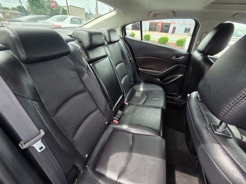 Used 2017 MAZDA MAZDA3 Grand Touring w/ Premium Equipment Package FWD image 17