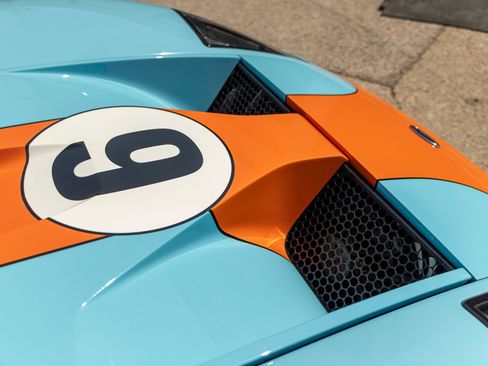 Used 2006 Ford GT RWD image 28