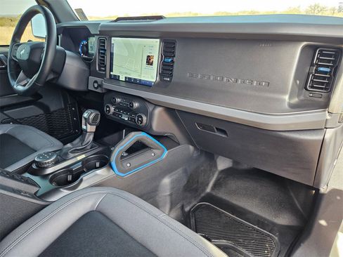 Certified 2024 Ford Bronco Black Diamond w/ Sasquatch Package image 25