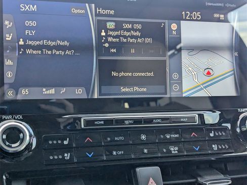 Used 2021 Toyota Highlander Limited image 8